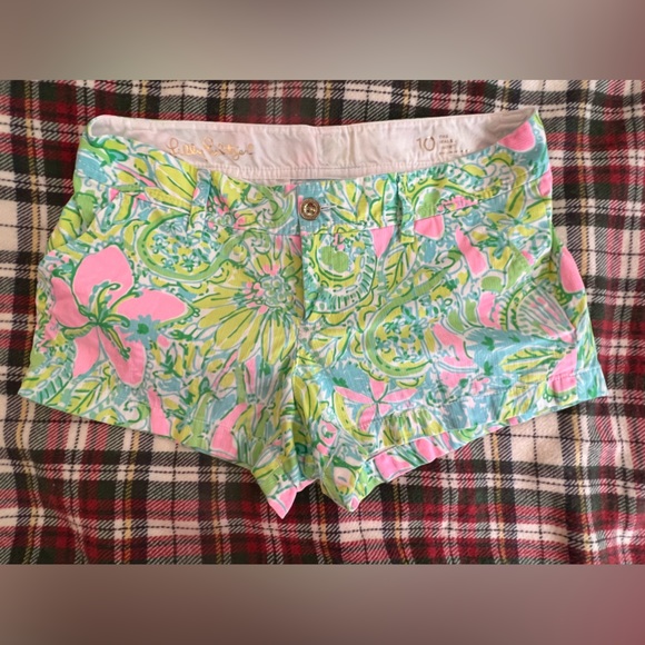 Lilly Pulitzer Pants - Lilly Pulitzer Coconut Jungle Walsh Shorts—EUC—Size 10